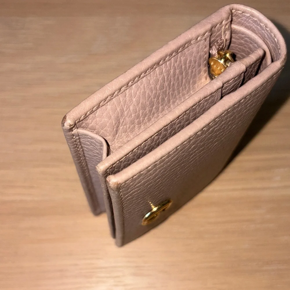Gucci excellent except